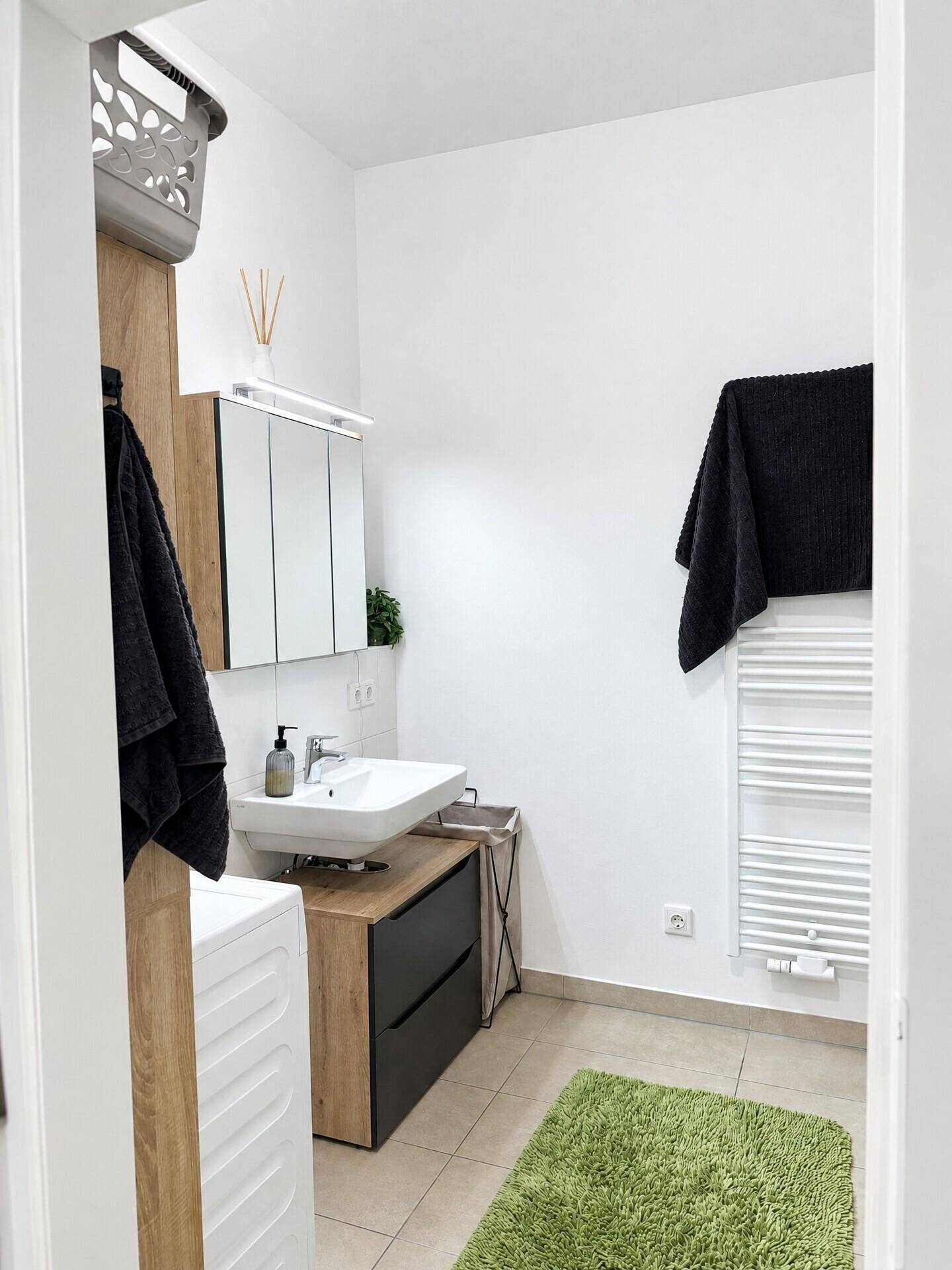 Badezimmer mit Waschtisch