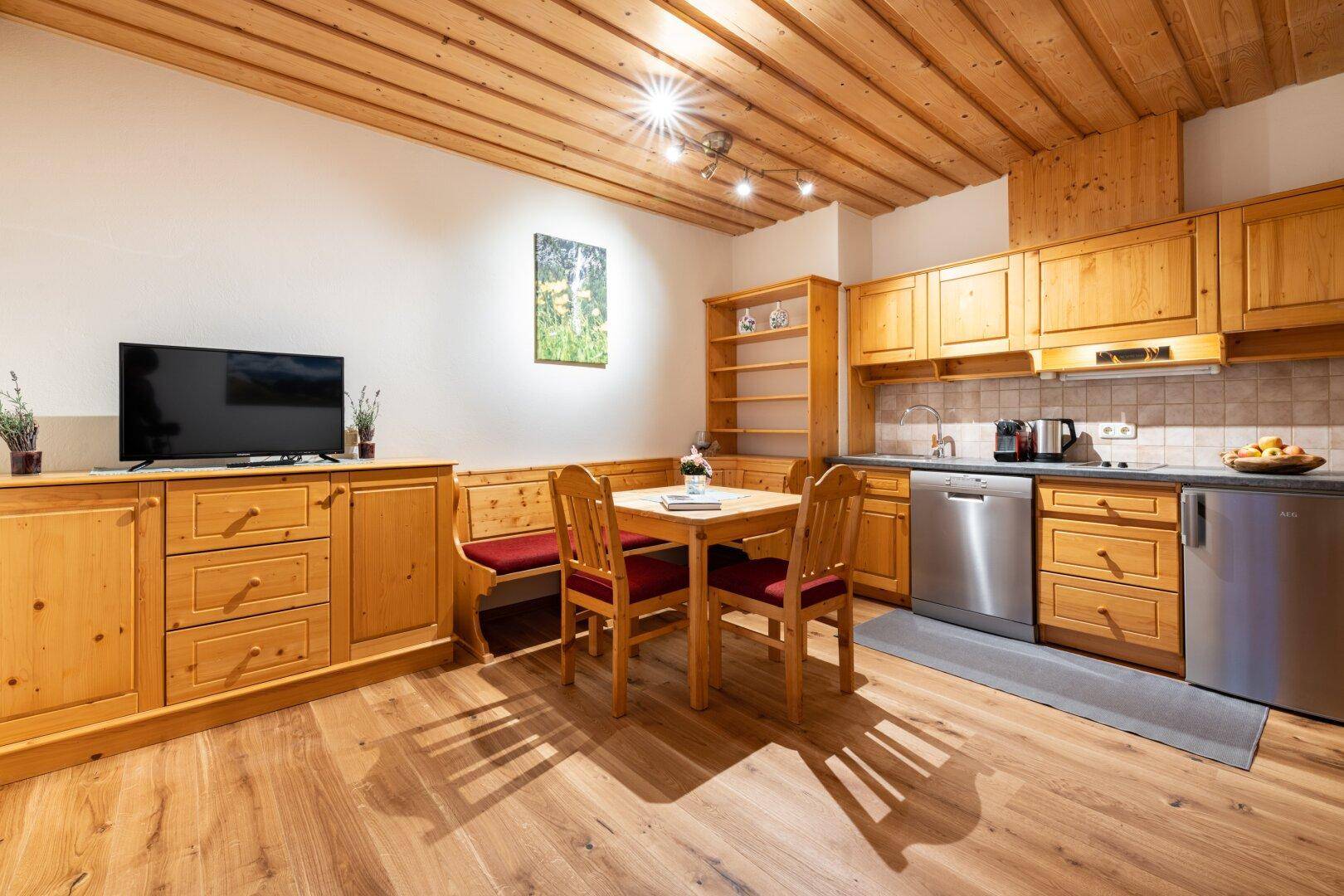 gemütlicher Kochen-Essen-Wohnraum