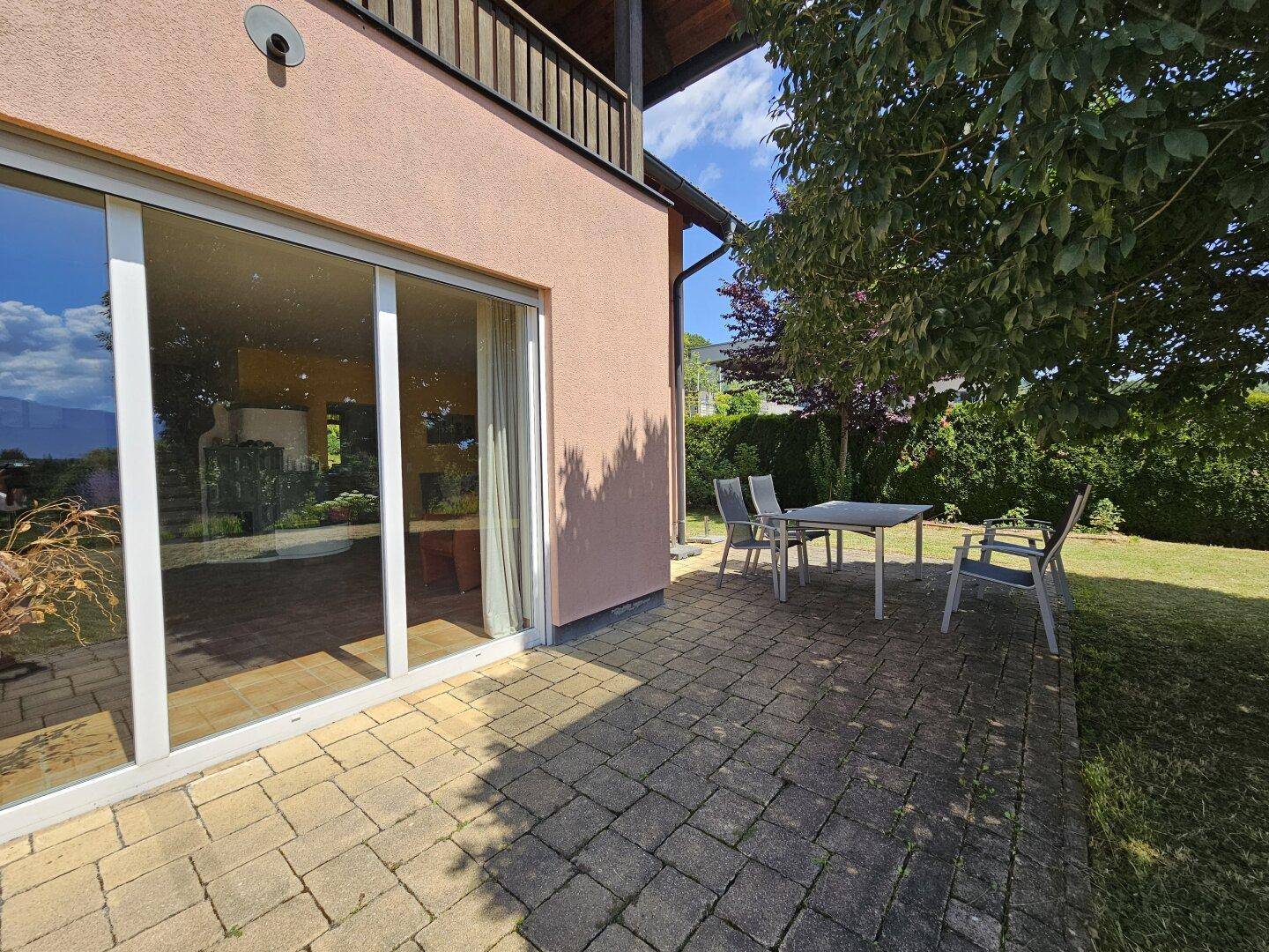 Terrasse südseitig mit Schattenplatz