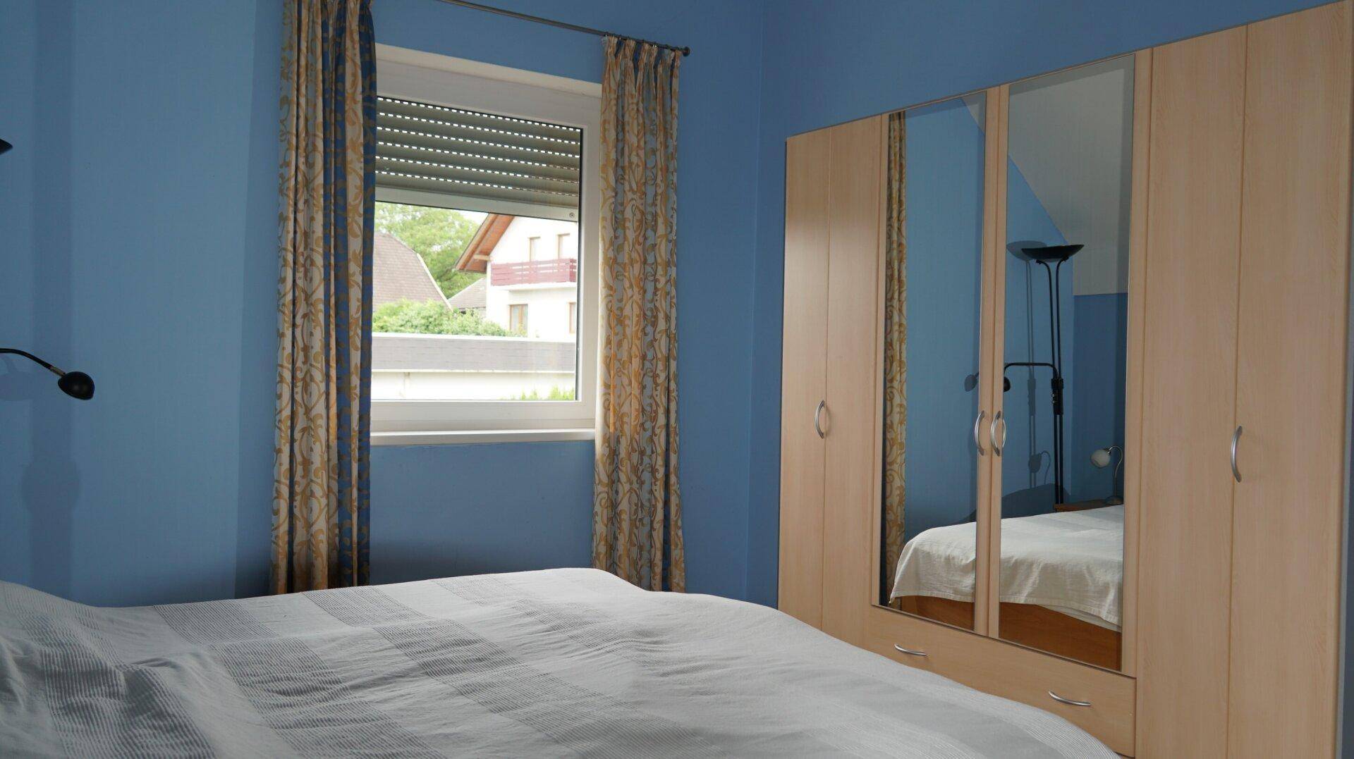 OG- Schlafzimmer 1