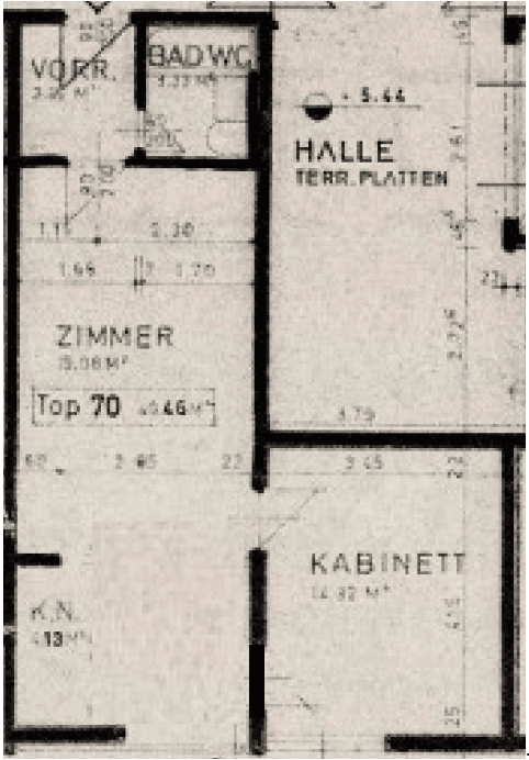 Detaillierter Grundriss mit Raumaufteilung, inklusive Bad, WC und Zimmern.