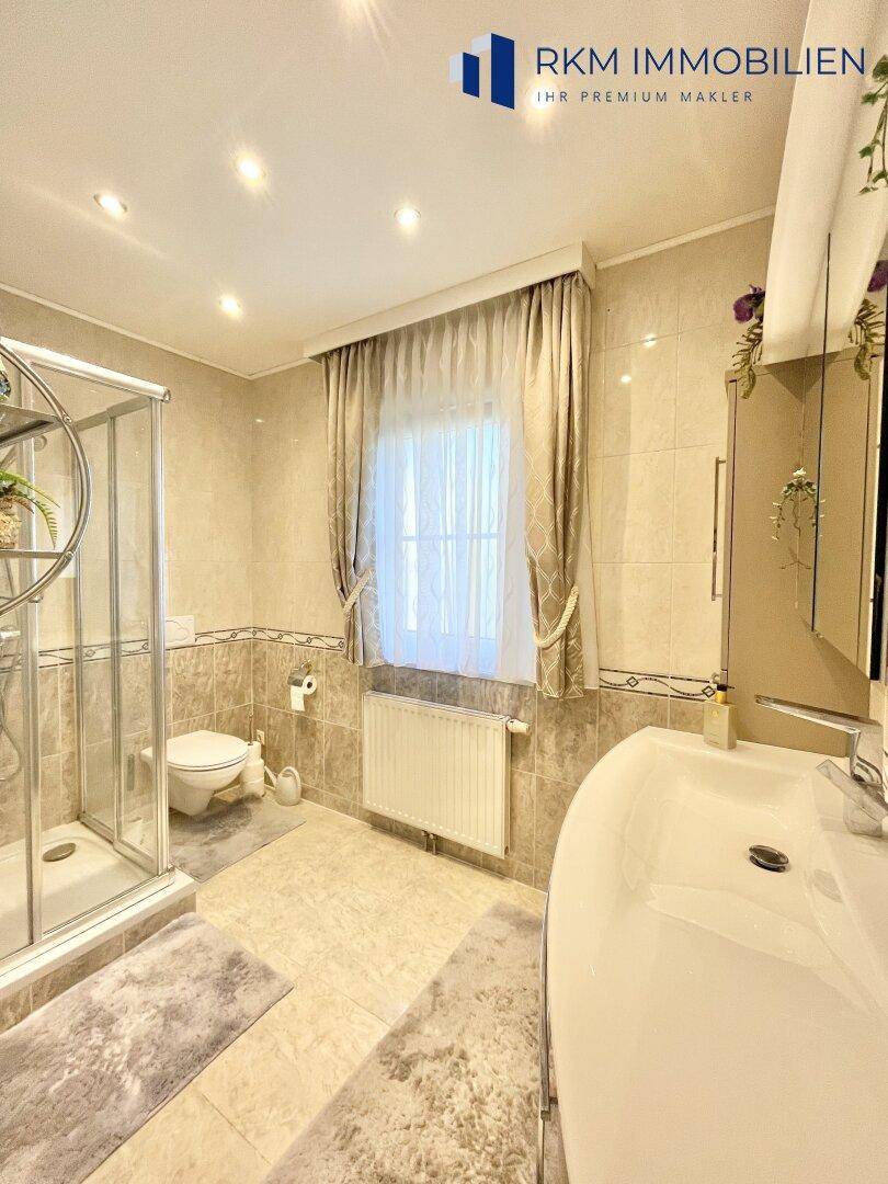 Bad mit WC (unten)