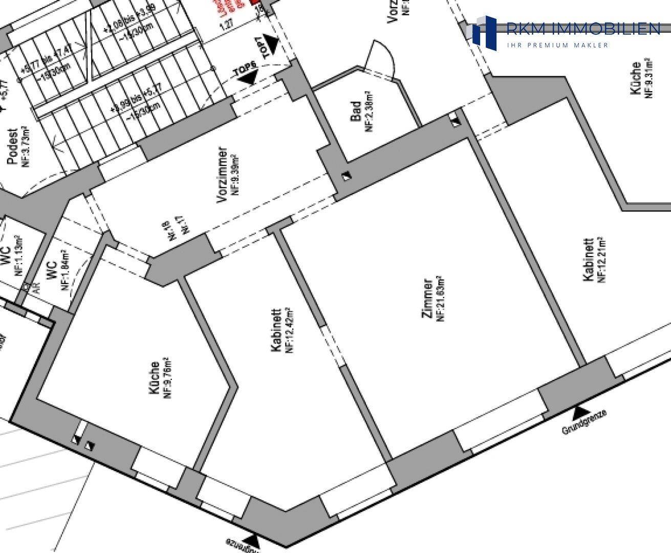 Grundriss der Wohnung mit mehreren Zimmern, Küche, Bad und Loggia.