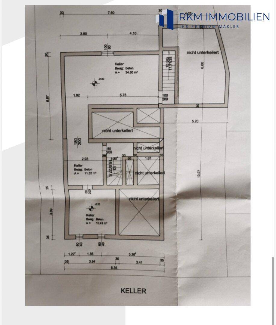 Grundriss des Kellergeschosses mit mehreren Kellerräumen und Abstellflächen.