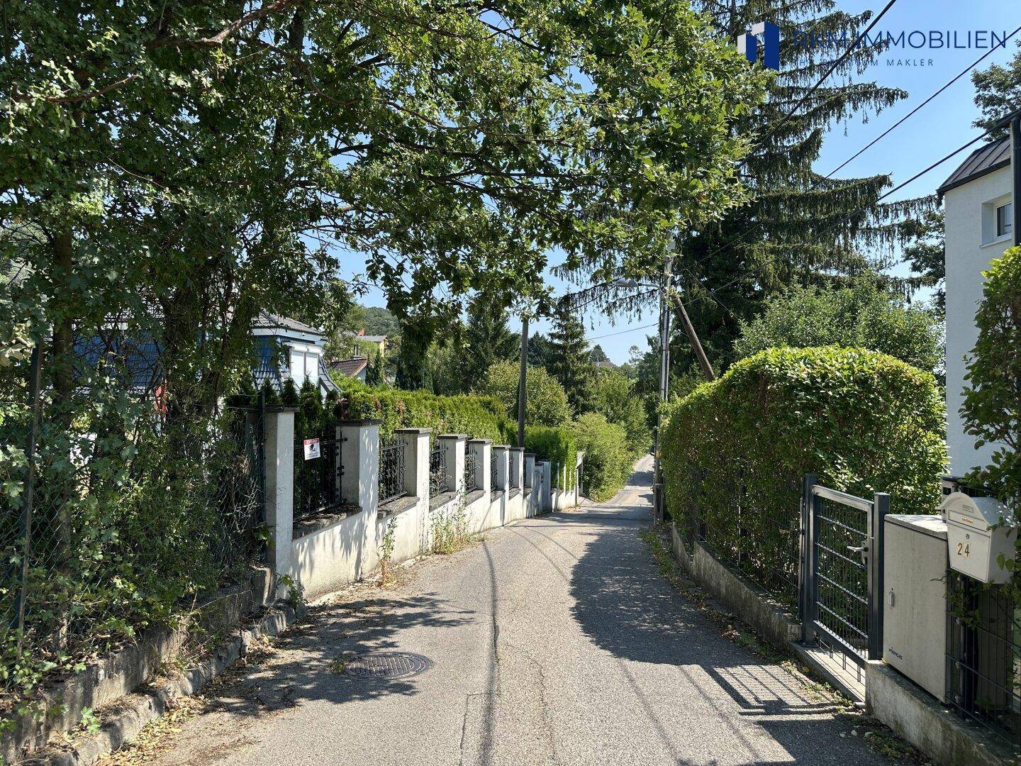 Baugrundstück in absoluter Ruhelage – exklusives Wohnen nahe der American International School - Ansicht 3