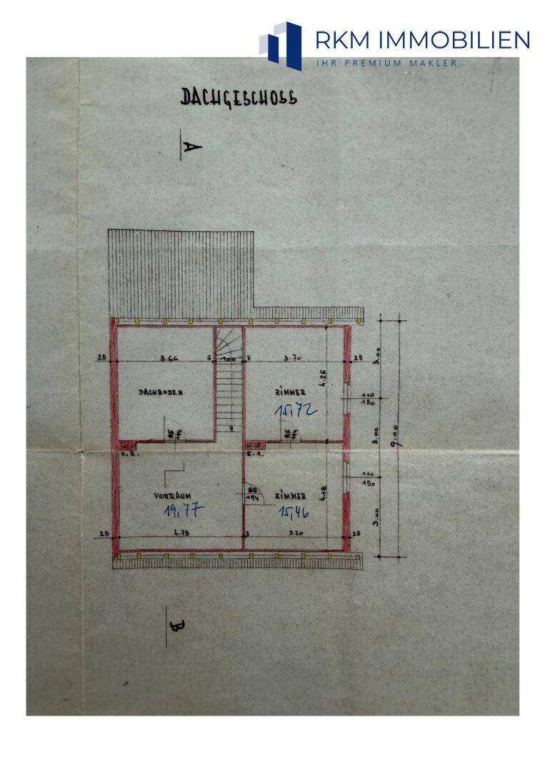 Grundriss des Dachgeschosses mit Zimmern und Dachbodenflächen, bietet Ausbaupotenzial.