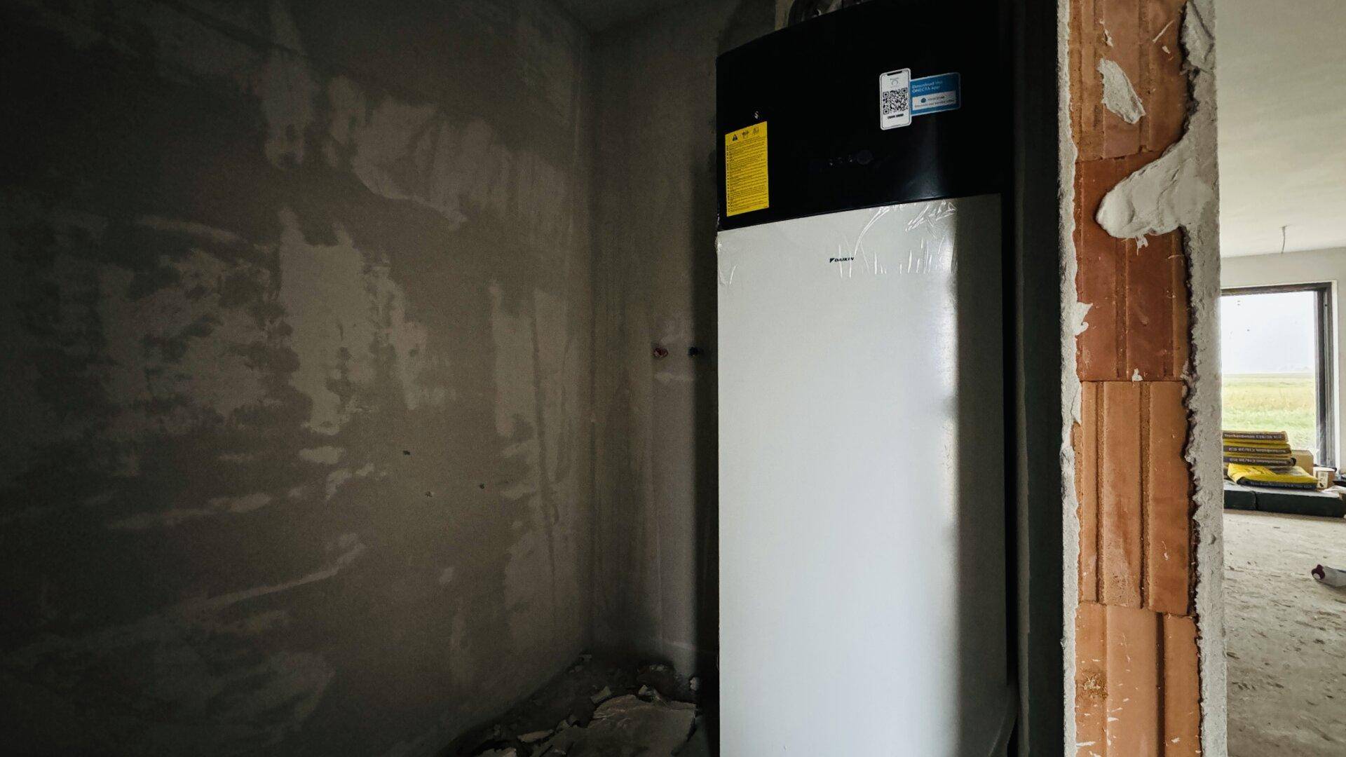 Technikraum Untergeschoss (Wärmepumpe und Dusche)