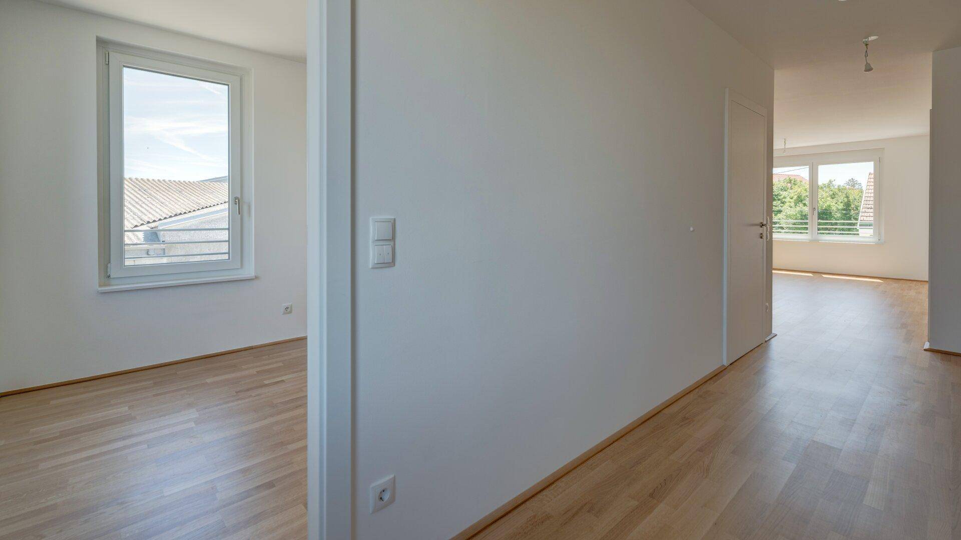 Moderne Erstbezug-Wohnung mit Loggia in Deutsch-Wagram - ideal für Familien - PROVISION BEZAHLT DER ABGEBER – pohled 3
