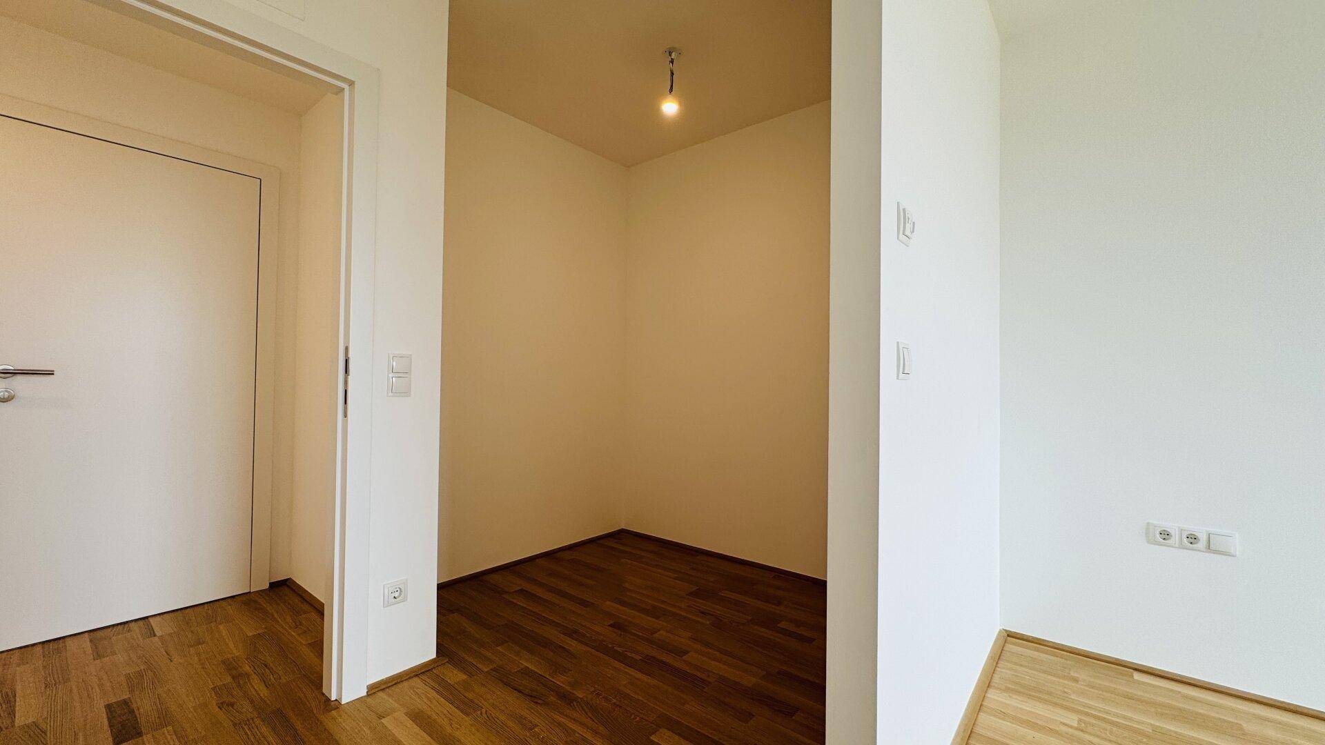 Exklusive Dachgeschoßwohnung in Deutsch-Wagram - Erstbezug mit Balkon - PROVISION BEZAHLT DER ABGEBER – pohled 6
