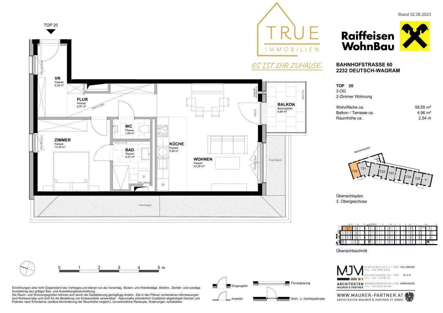 Grundriss einer 2-Zimmer-Wohnung mit offenem Wohnbereich, Balkon und separatem WC im Dachgeschoss.