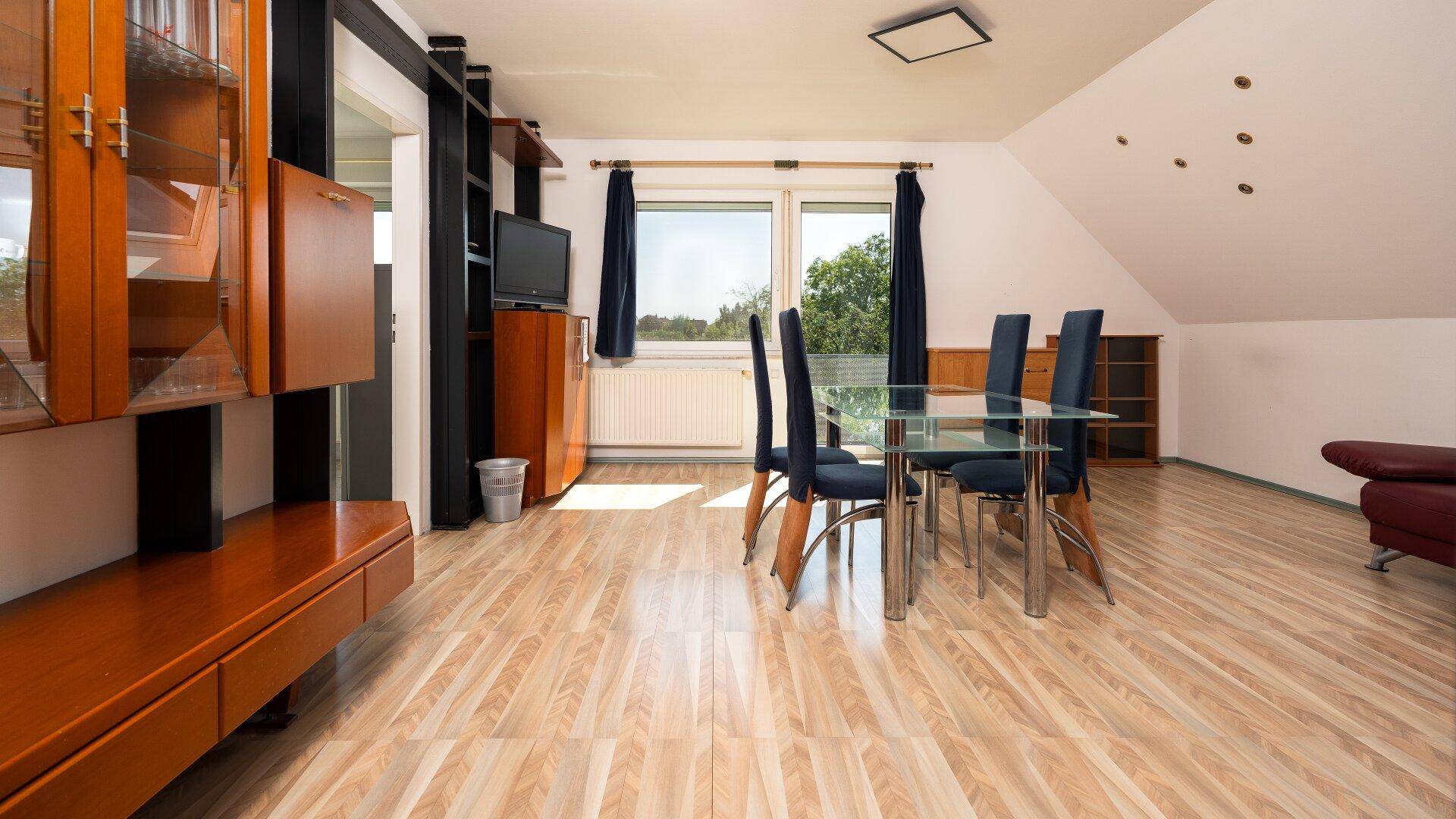 Haus 1 - Arbeiterzimmer 2 - Wohn-Essbereich