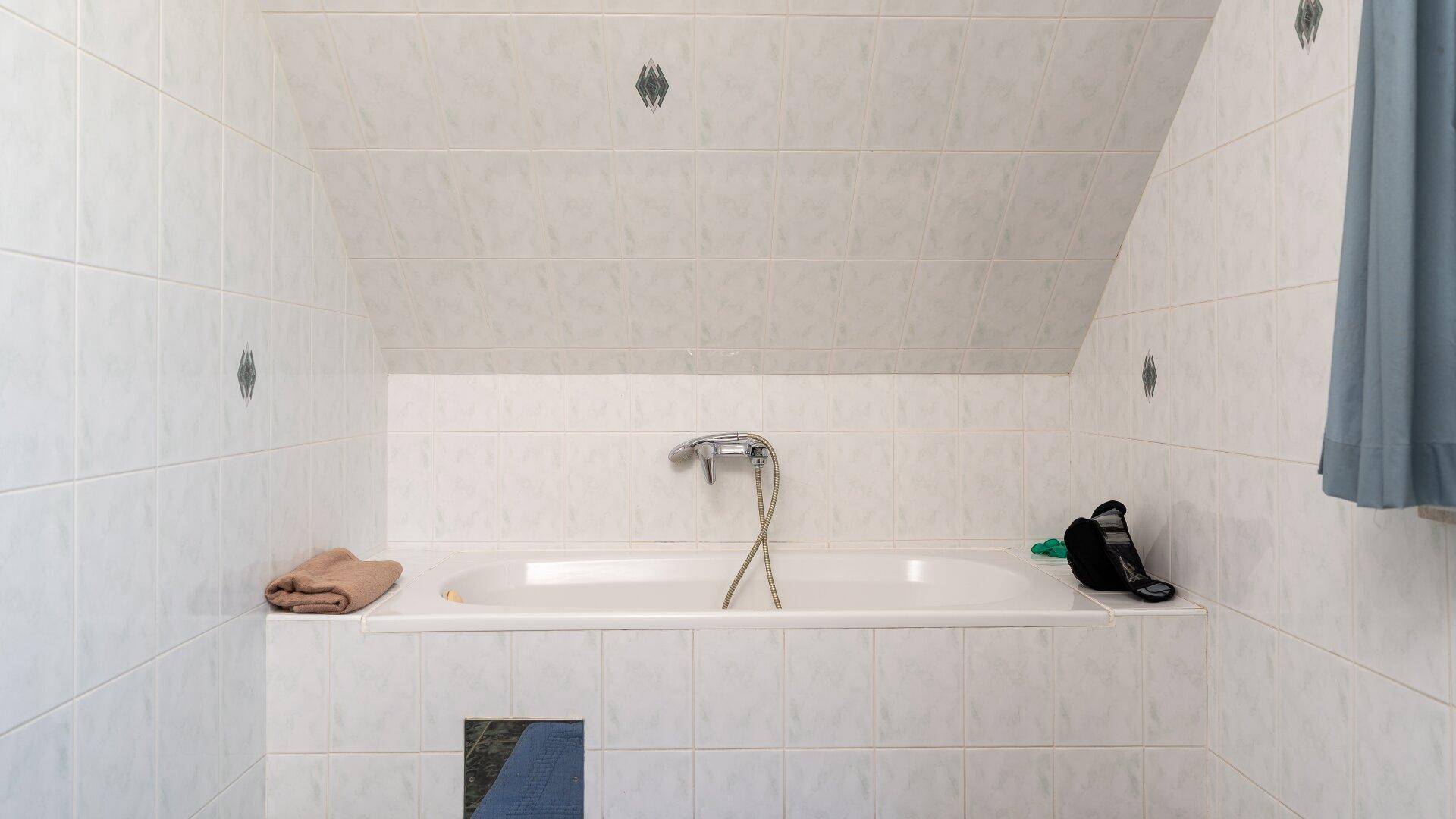 Haus 1 - Arbeiterzimmer 2 - Bad