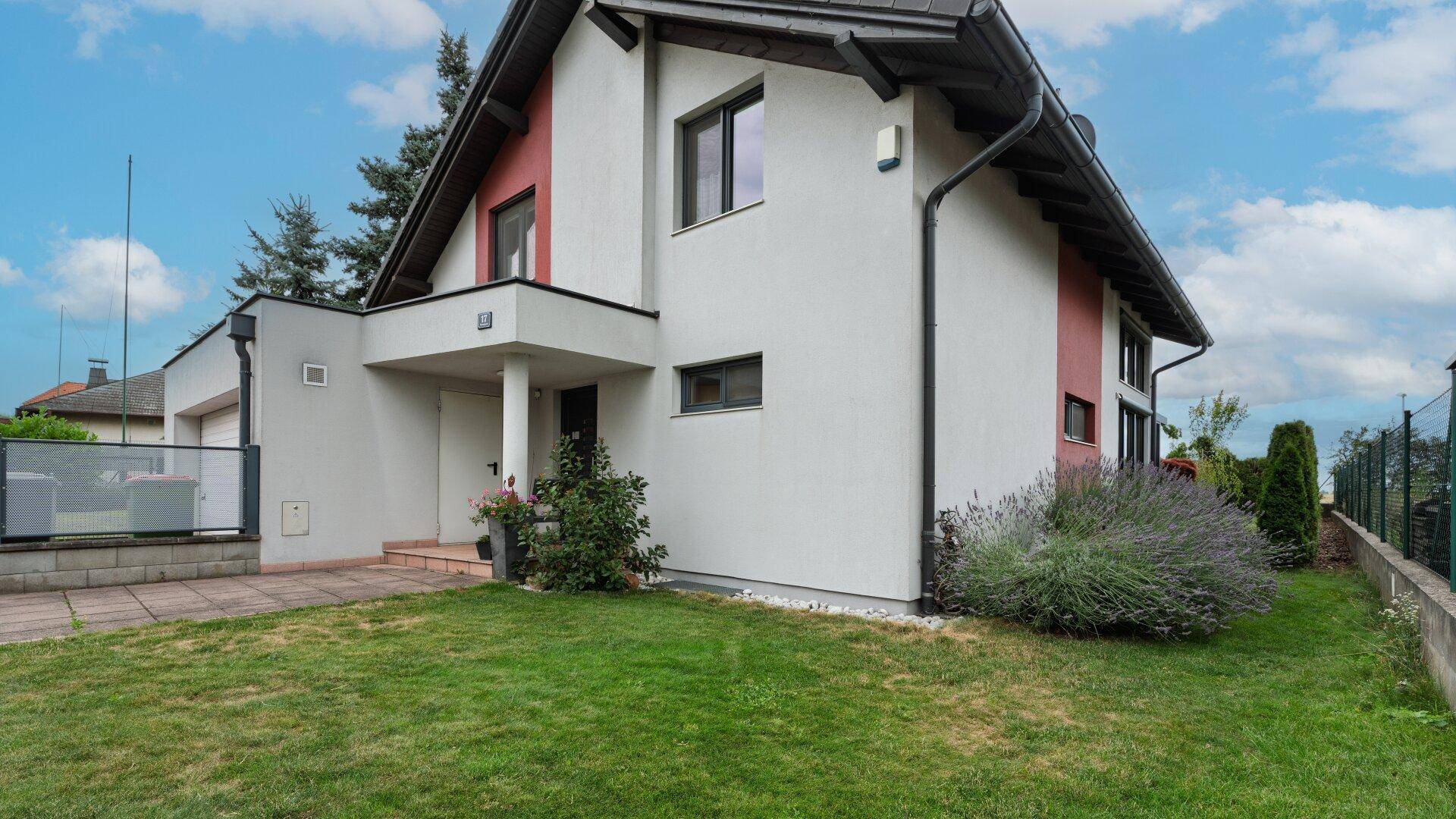 Hausfront - Straßenansicht