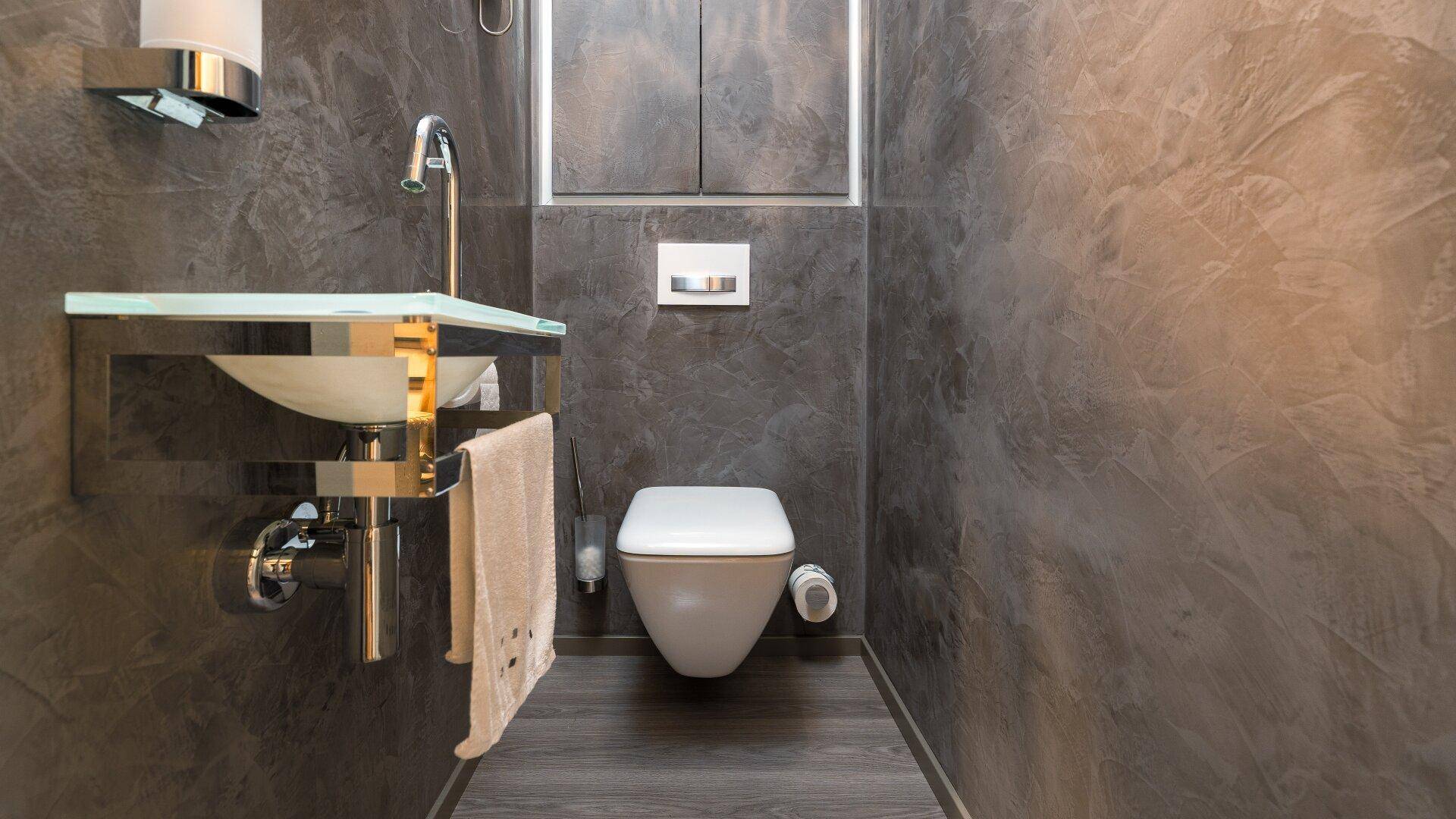 EG - WC