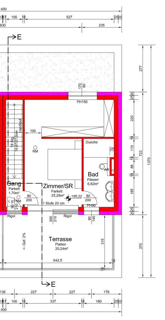Grundriss des Erdgeschosses mit Zimmer, Bad und großer Terrasse.