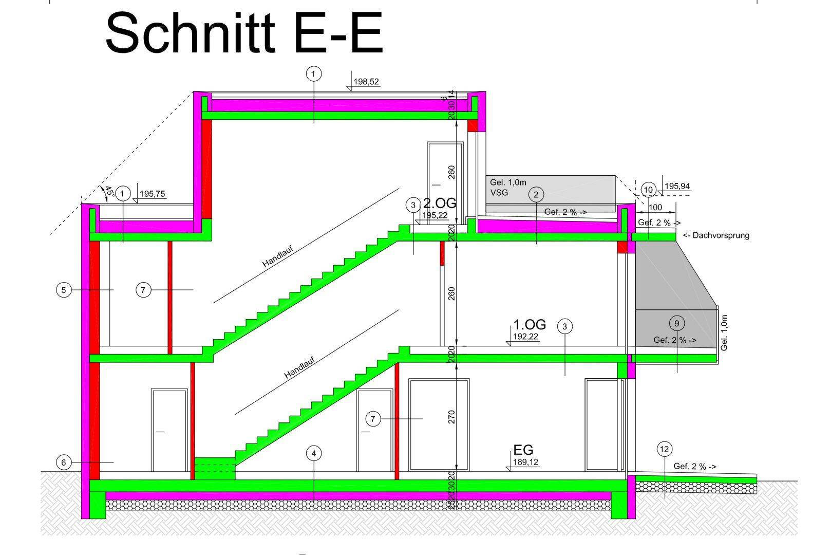Gebäudeschnitt E-E zeigt die Geschosseinteilung und Treppenführung.