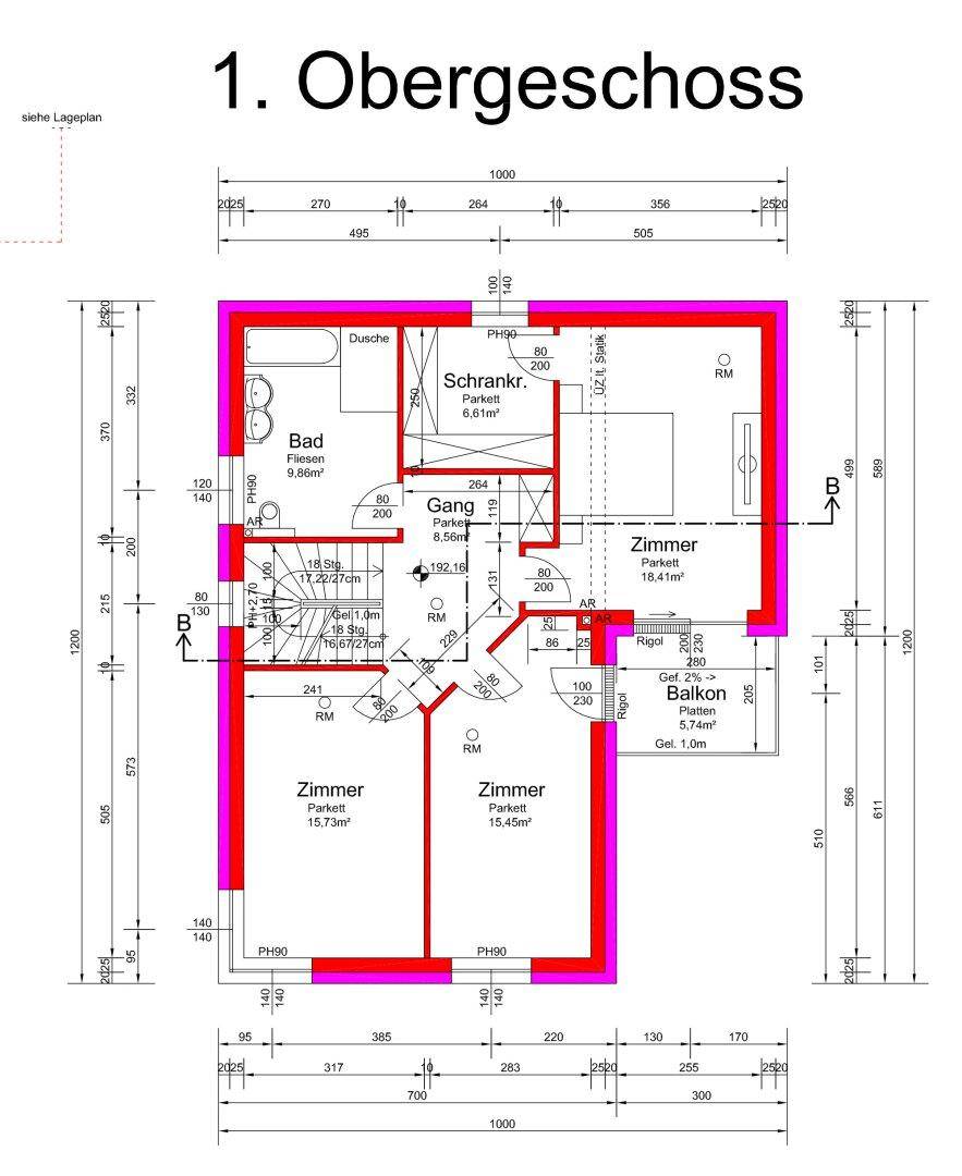 Grundriss des ersten Obergeschosses mit drei Zimmern, einem Bad, separatem WC und Balkon.
