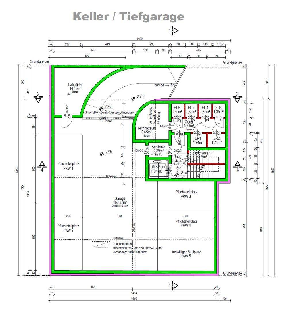 Grundriss des Kellers und der Tiefgarage mit Stellplätzen und Fahrradraum.