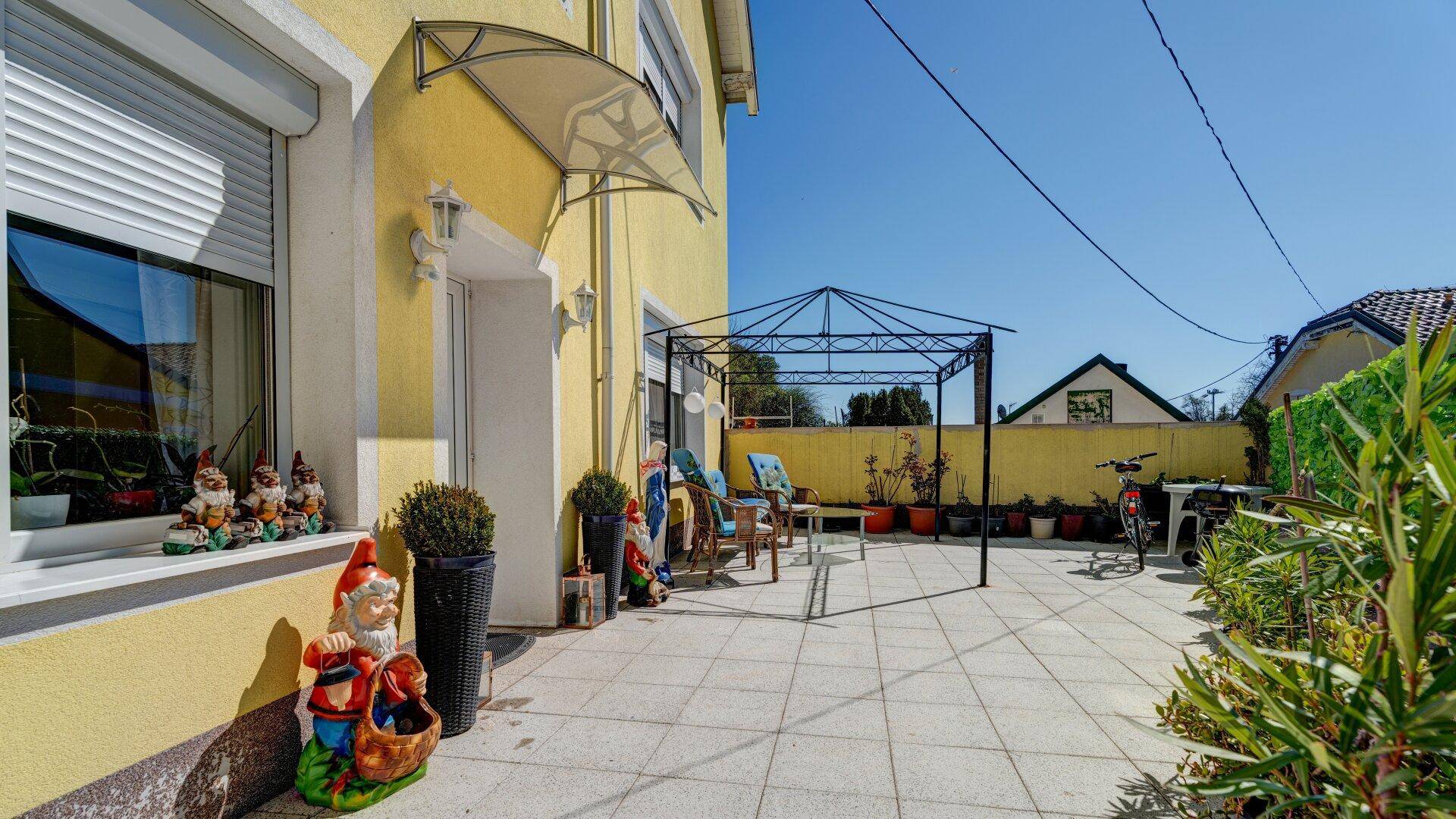 Charmantes Einfamilienhaus mit Dachterrasse &amp; Blick auf die Weinreben in ruhiger Lage von Stillfried - Ansicht 3