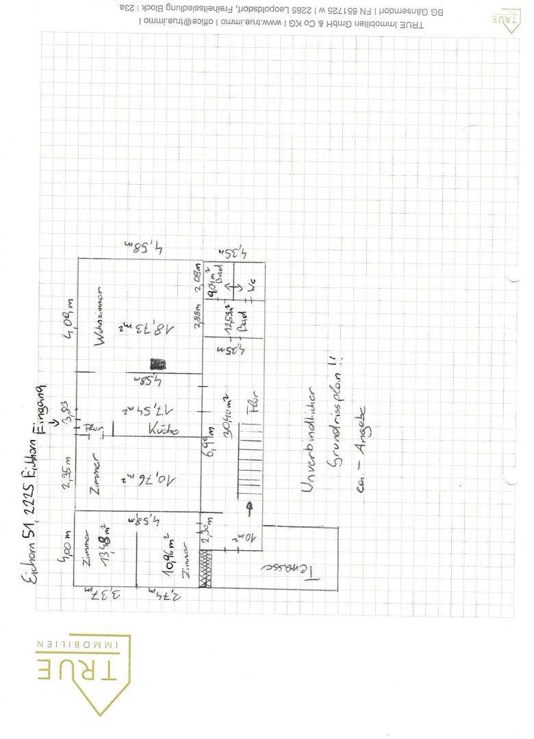Unverbindlicher Grundriss des Obergeschosses mit Wohnzimmer, Küche, Bad, WC und Terrasse.