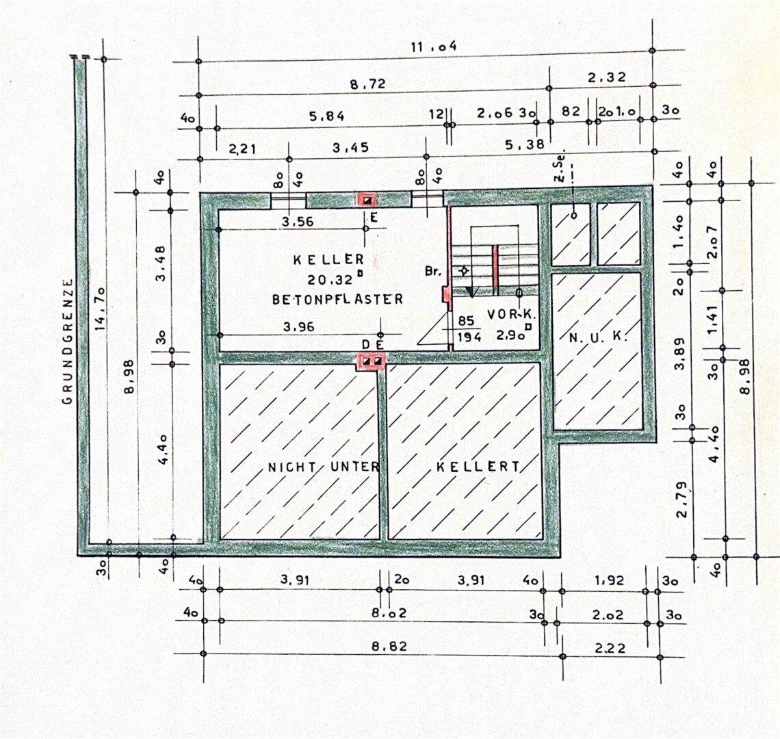 Grundriss des Kellergeschosses mit verschiedenen Abstellräumen und einem Vorkellerbereich.