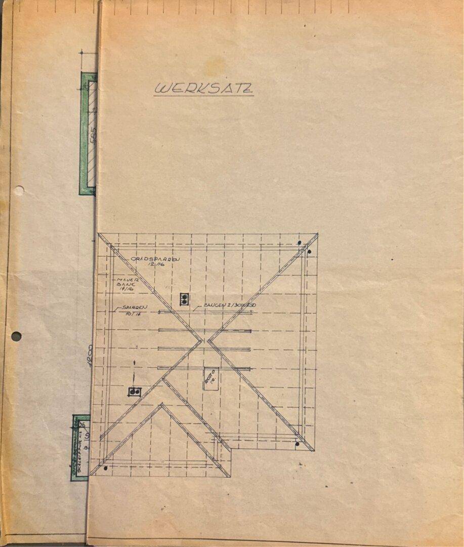 Historischer Bauplan des Daches mit Details zur Konstruktion und den Dachschrägen.