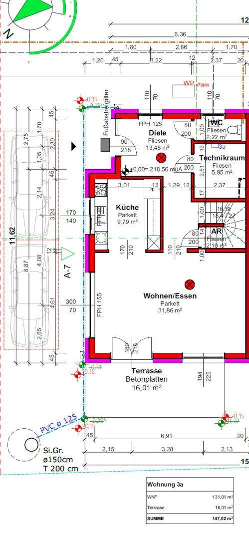 Grundriss des Erdgeschosses mit offenem Wohn-Essbereich, Küche, Terrasse und Parkplätzen.