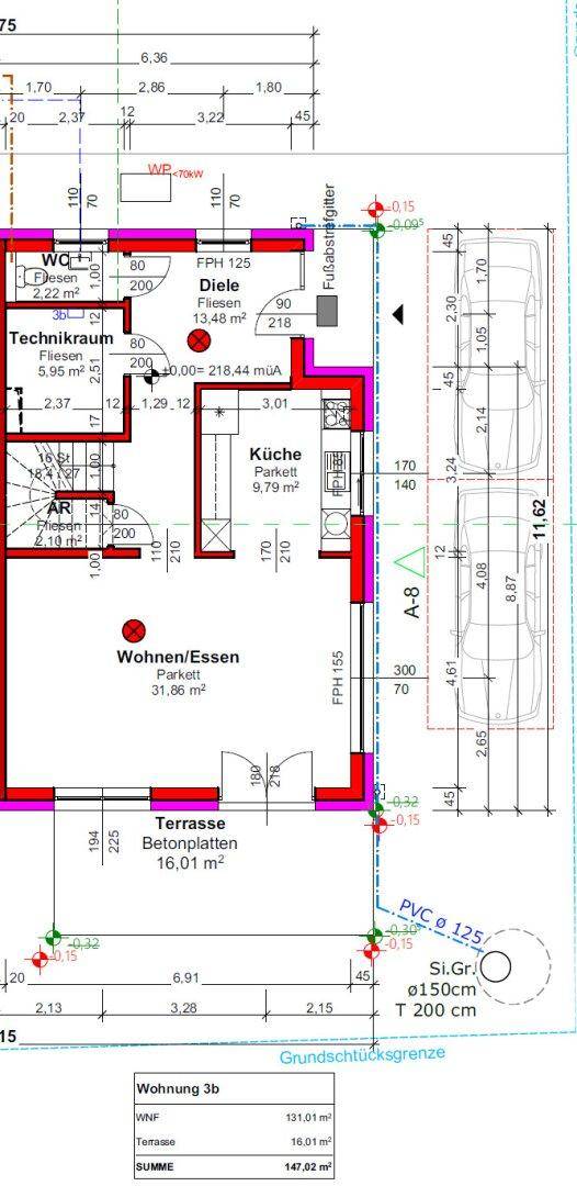 Grundriss des Erdgeschosses mit Wohn-/Essbereich, Küche, WC und Terrasse.