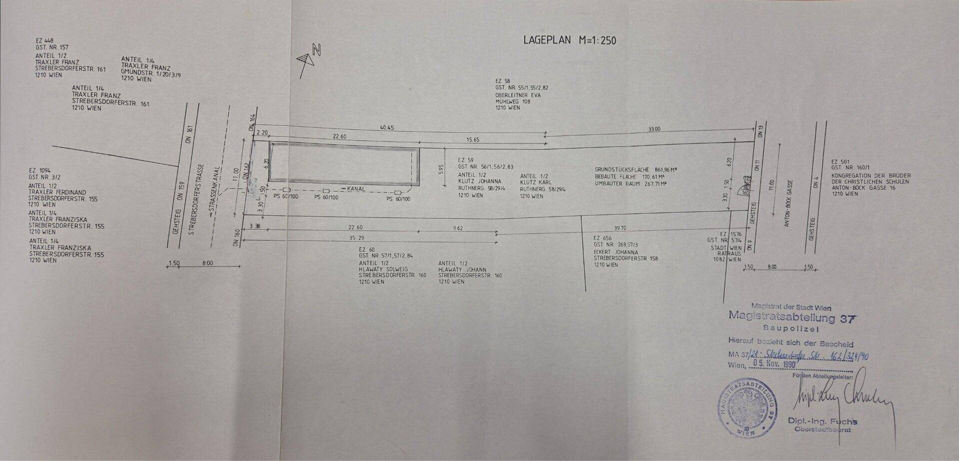 Lageplan des Grundstücks mit Maßen, angrenzenden Straßen und Katasterinformationen.