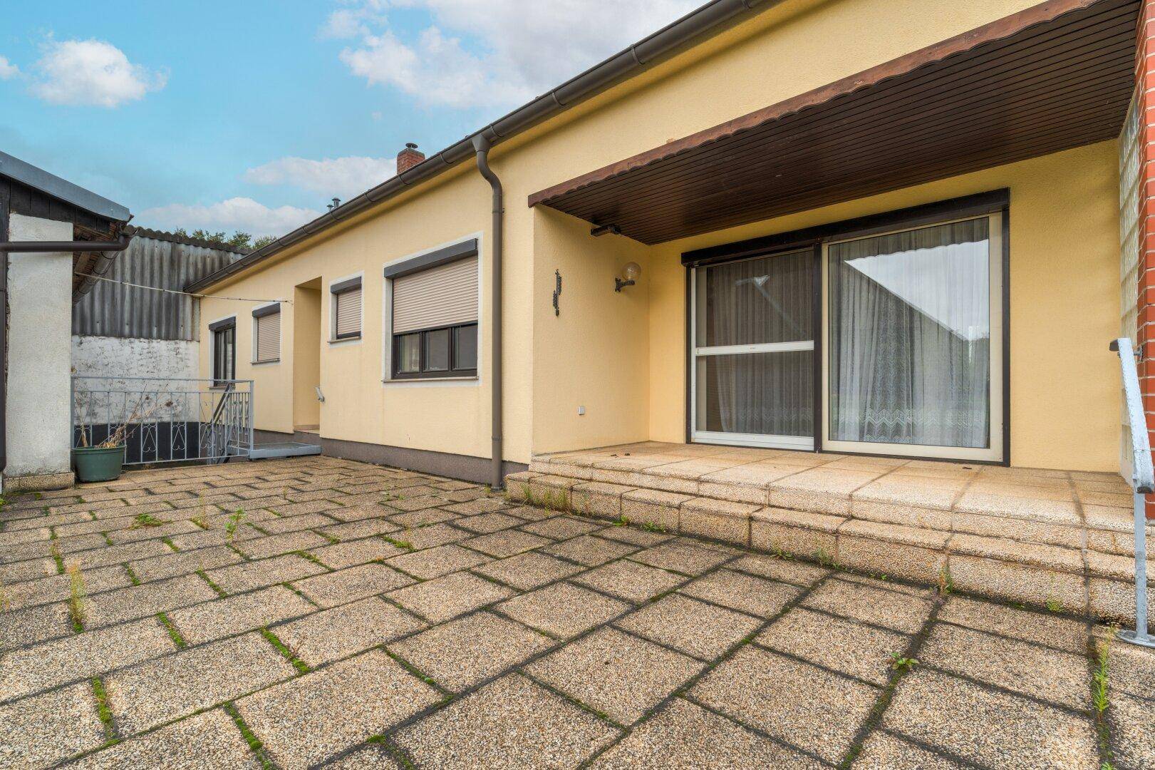 Rückseite / Terrasse
