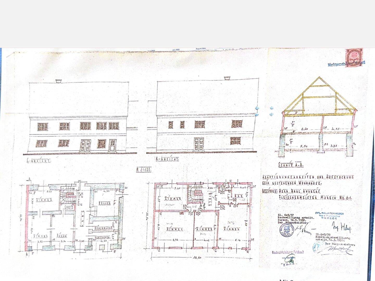 Historischer Bauplan des Gebäudes mit Ansichten und Grundrissen der Etagen.