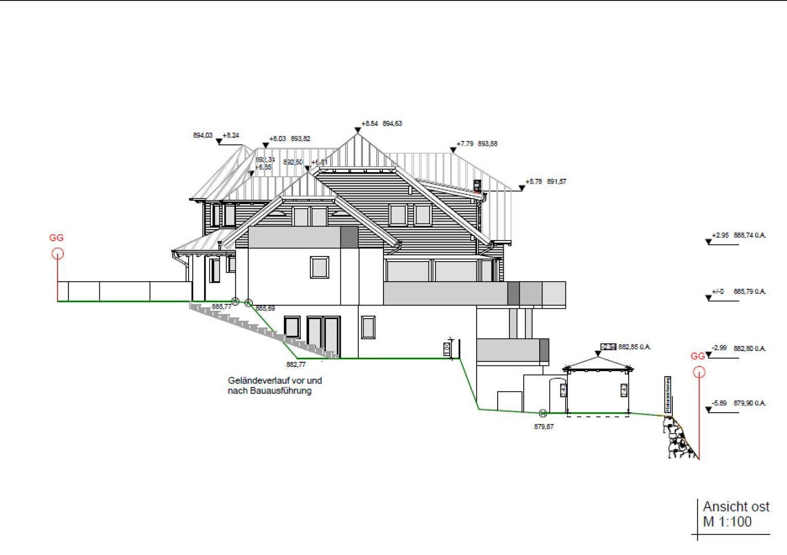 Ostansicht des Gebäudes mit Terrassen und Dachkonstruktion.
