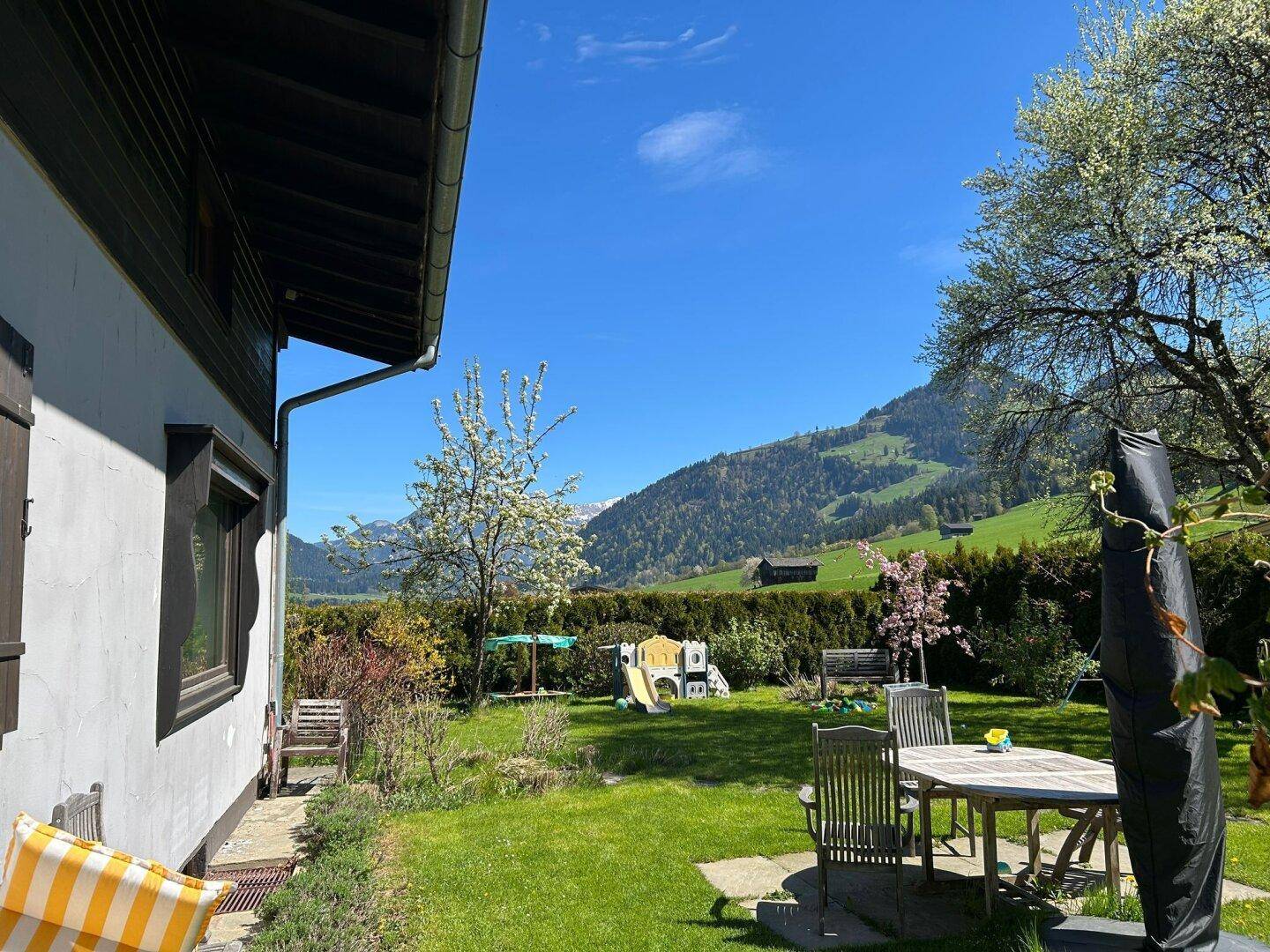Attraktives Wohnhaus mit zwei Einheiten in ruhiger Lage von Itter – pohled 5