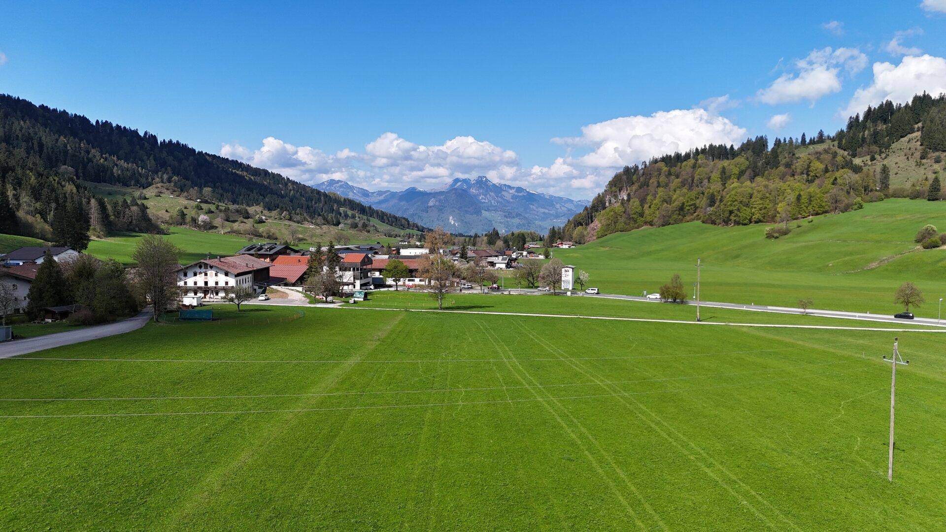 Großzügiges Baugrundstück mit herrlichem Bergpanorama in Walchsee - Ansicht 2