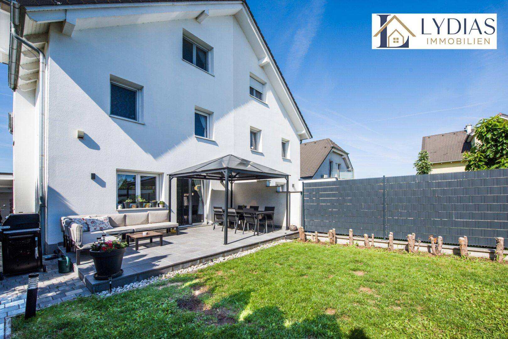 Traumhafte und sehr gepflegte Doppelhaushälfte mit Garten, Pool und vielen Extras – Top-Lage – exklusiver Badeteichzugang nur für Bewohner! - Ansicht 3