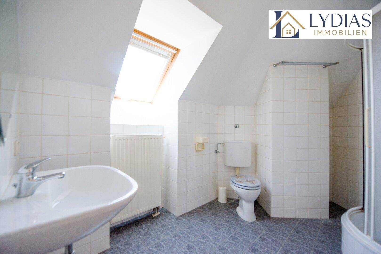 OG - Badezimmer mit WC