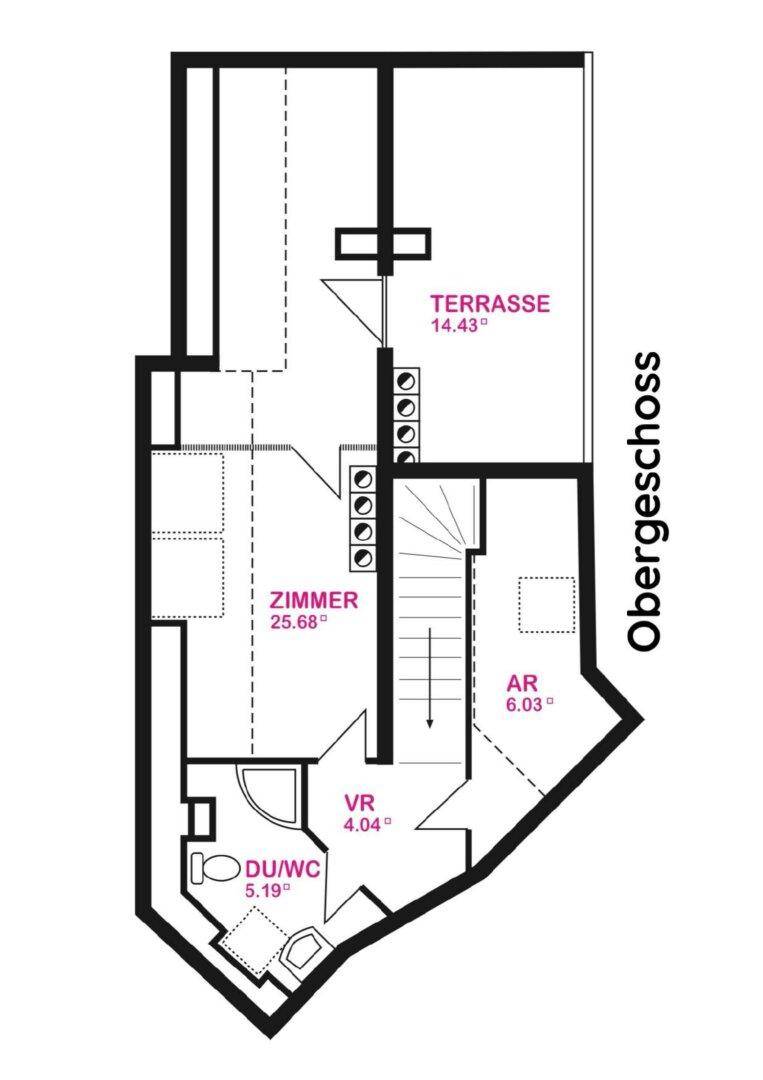 Grundriss des Obergeschosses mit einem Zimmer, Duschbad, Abstellraum und einer großzügigen Terrasse.