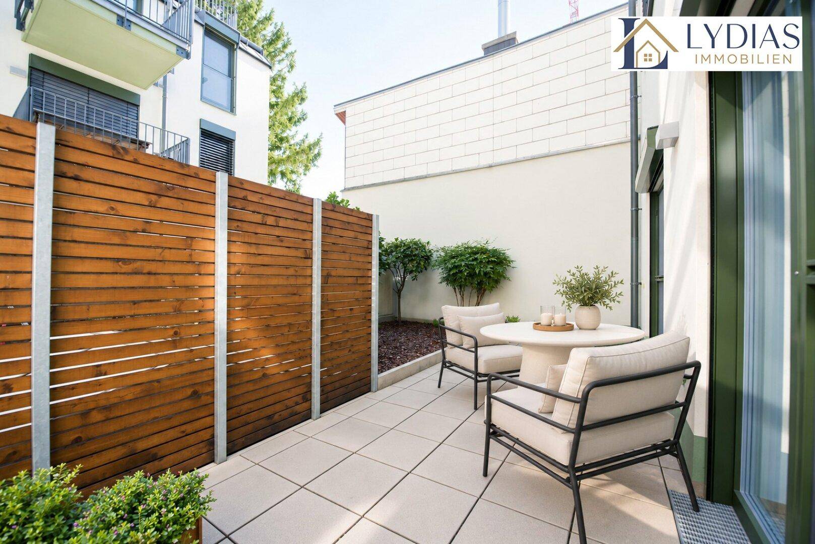 Terrasse von beiden Zimmern