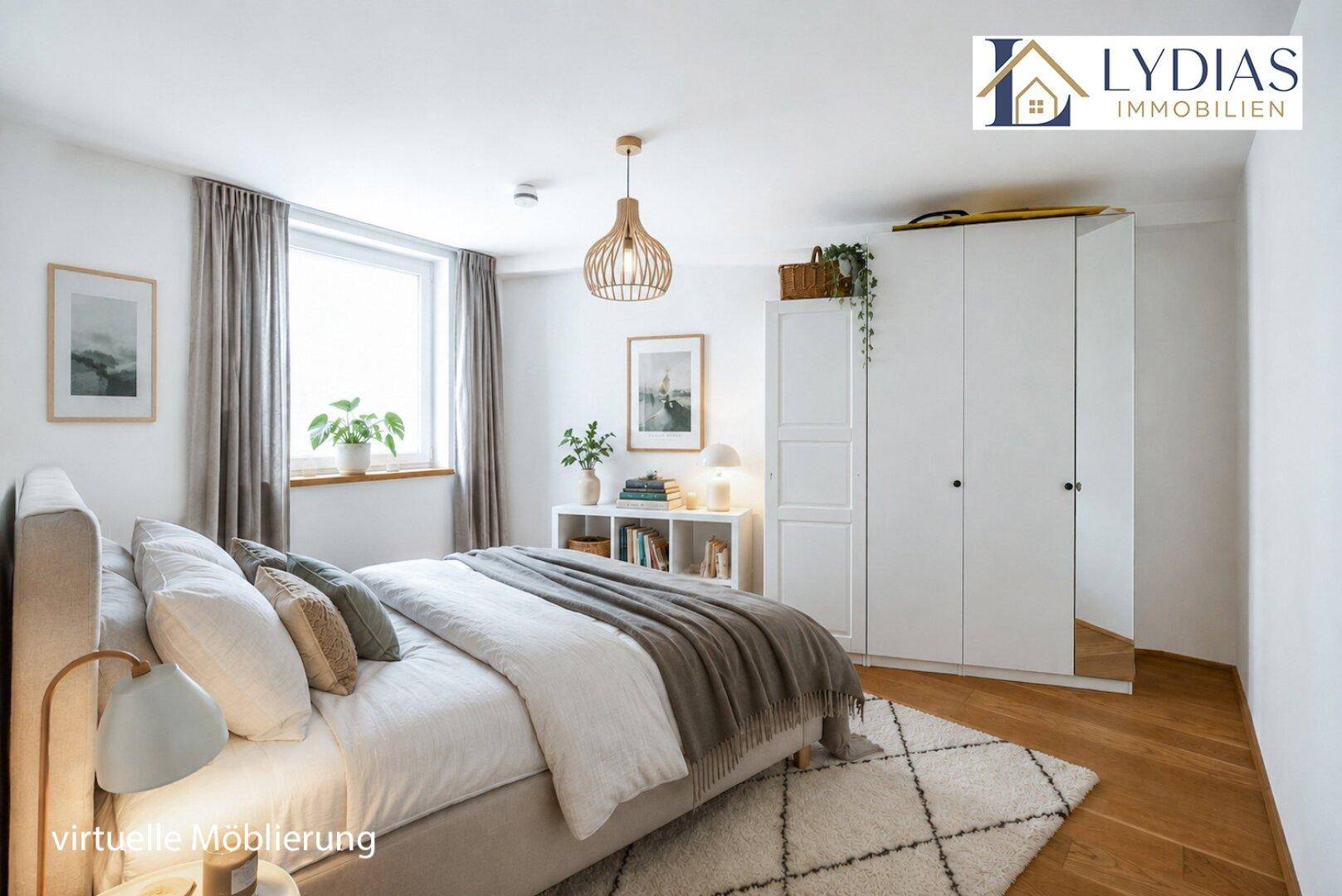Virtuell möbliertes Schlafzimmer mit Holzboden, Kleiderschrank und natürlichem Lichteinfall.