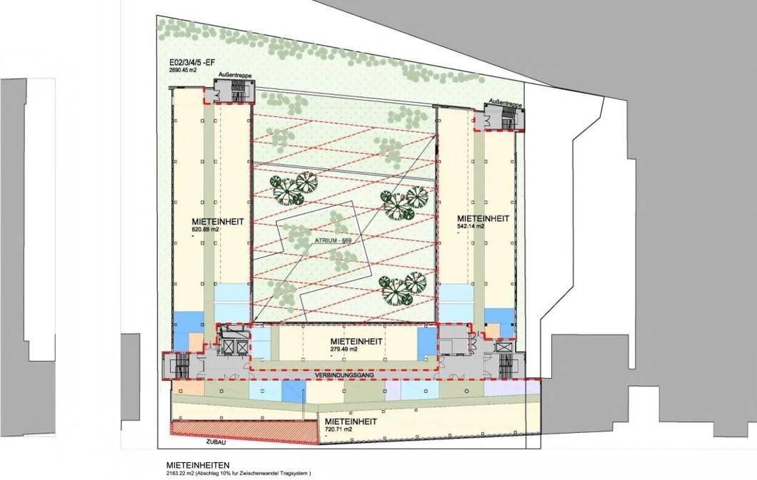 Grundrissplan eines Bürogebäudes mit mehreren Mieteinheiten, einem zentralen Atrium und begrünten Flächen.