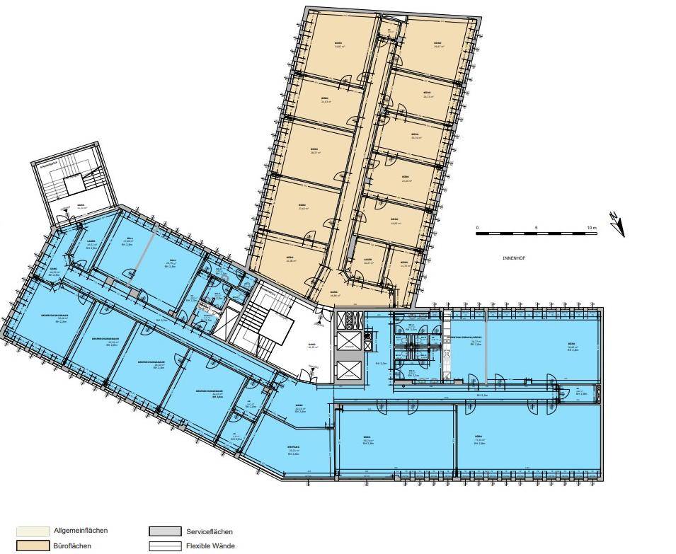 Detaillierter Grundriss eines Bürogebäudes mit flexiblen Büroräumen und Serviceflächen.