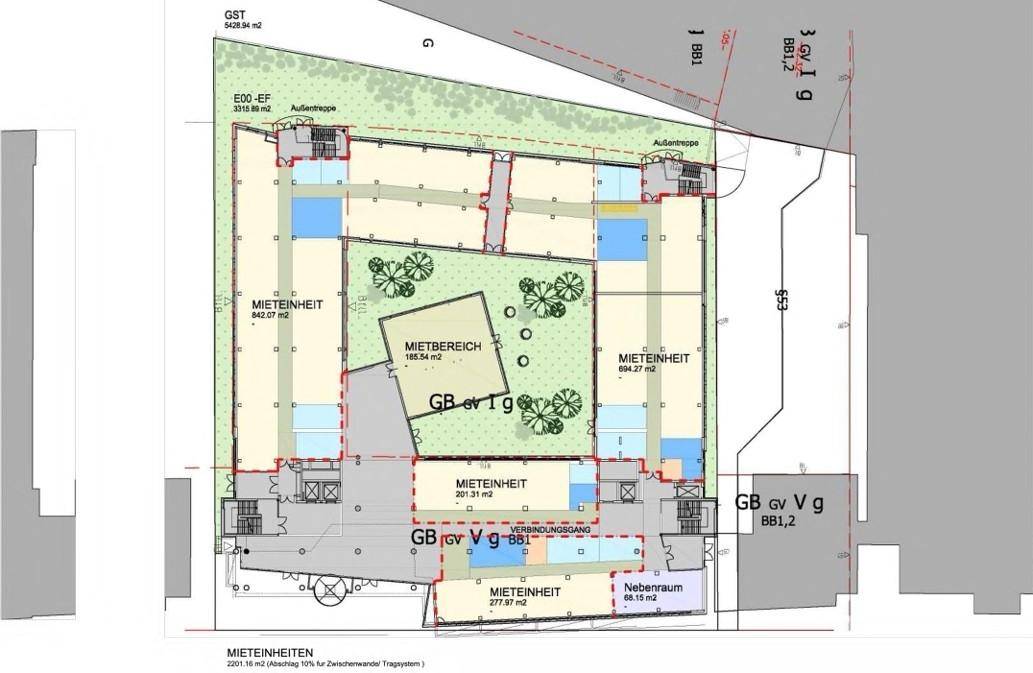 Detaillierter Grundriss einer Büroetage mit verschiedenen Mietbereichen, einem Atrium und Nebenräumen.