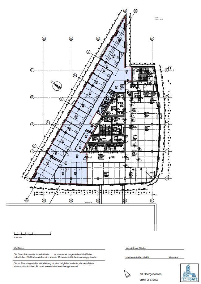 Grundriss des 13. Obergeschosses mit dreieckiger Form und Büroeinheiten.