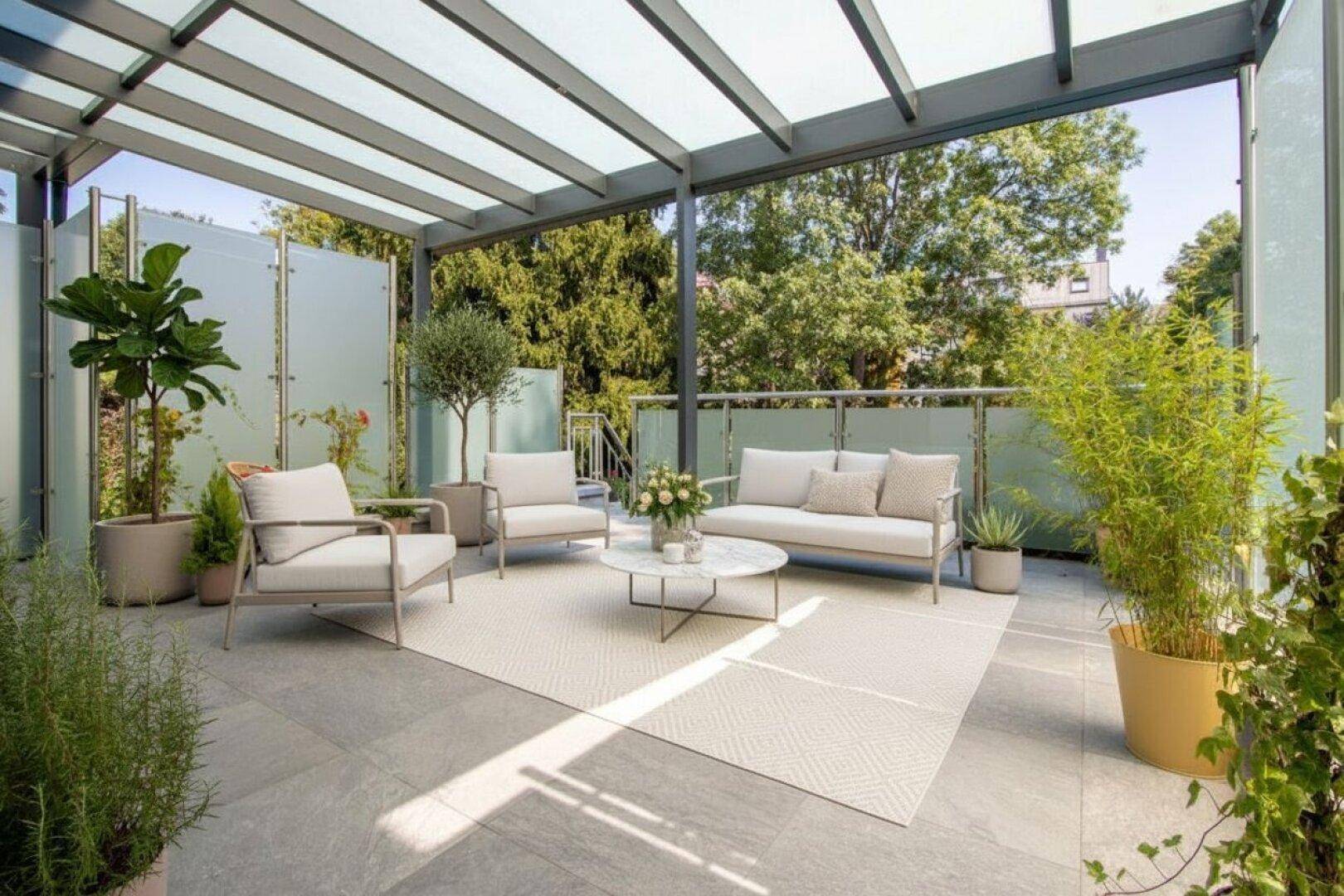 Terrasse mit Möblierungsvorschlag