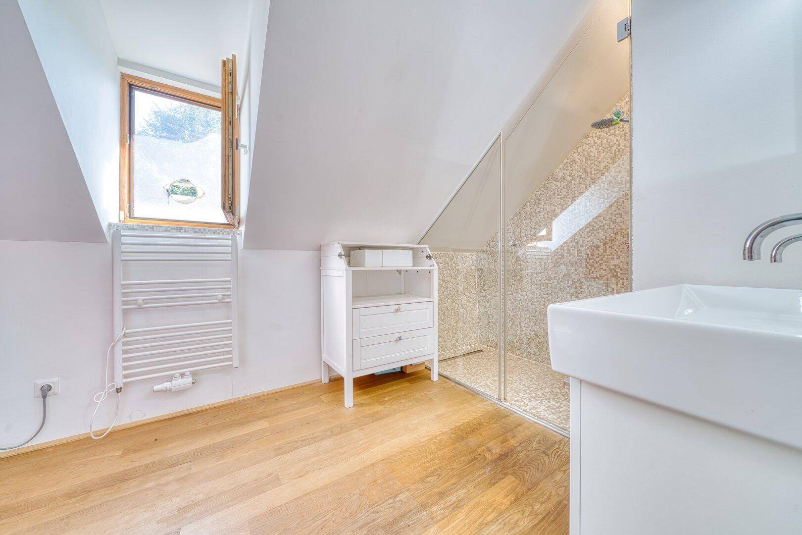 En suite Bad zu Zimmer 1