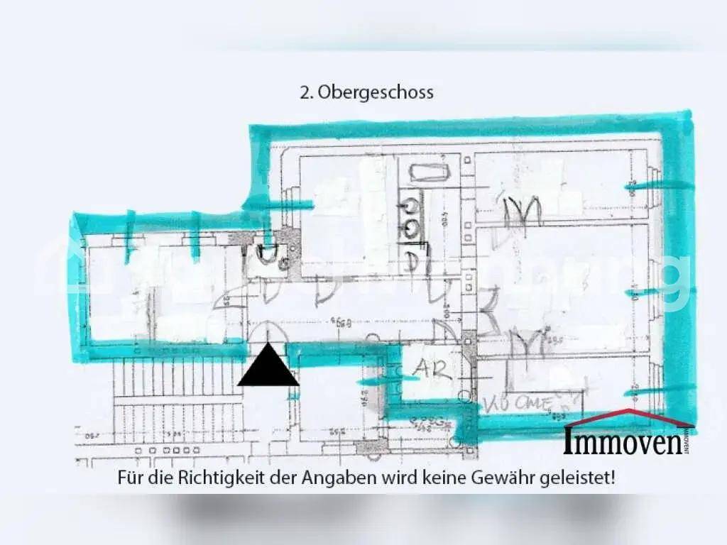 Handgezeichneter Grundriss des zweiten Obergeschosses mit markierten Bereichen.