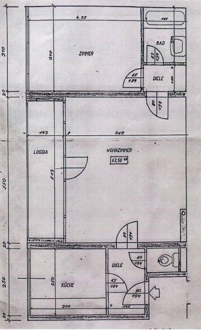 Grundrissplan der Wohnung mit Zimmern, Bad, Küche und einer Loggia.