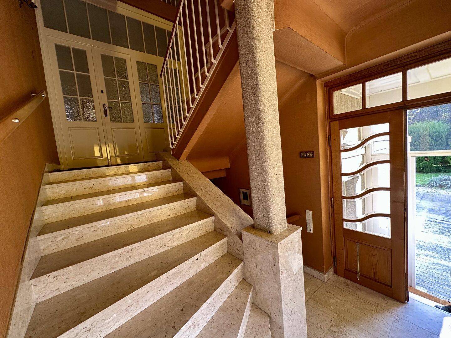 Eingangsbereich / Treppe Wohnebene