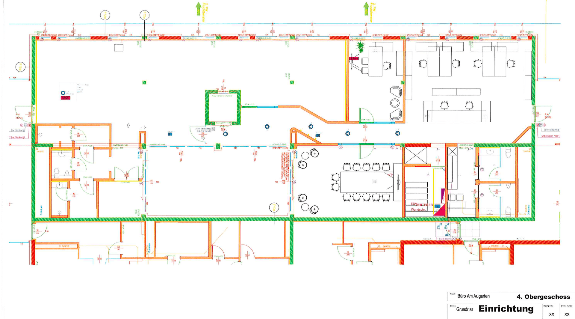 Grundriss des vierten Obergeschosses mit vielfältigen Bürolayouts, Empfangsbereich und WC-Anlagen.