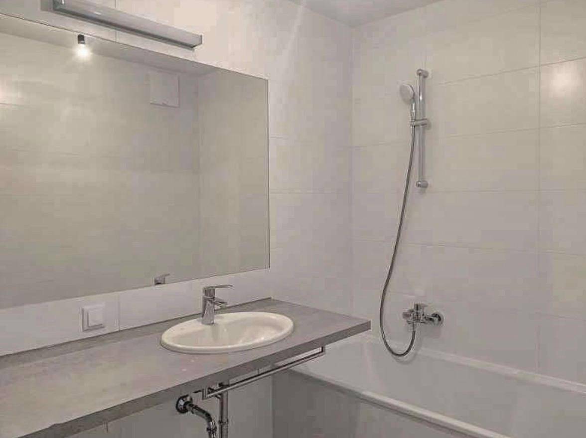 2 Zimmer im 4. Stock mit sonnigen Südwestbalkon Nähe UBahn - Ansicht 6